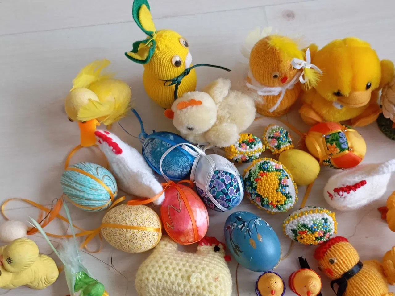 Billede 4 - Kasse med påskepynt