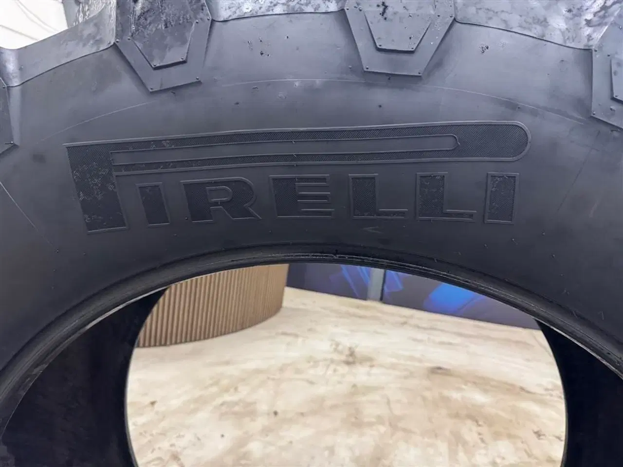 Billede 3 - Pirelli 650/65R42