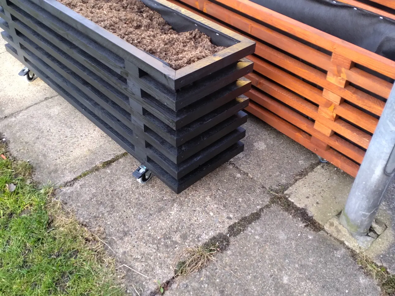 Billede 10 - Højbede på mål.