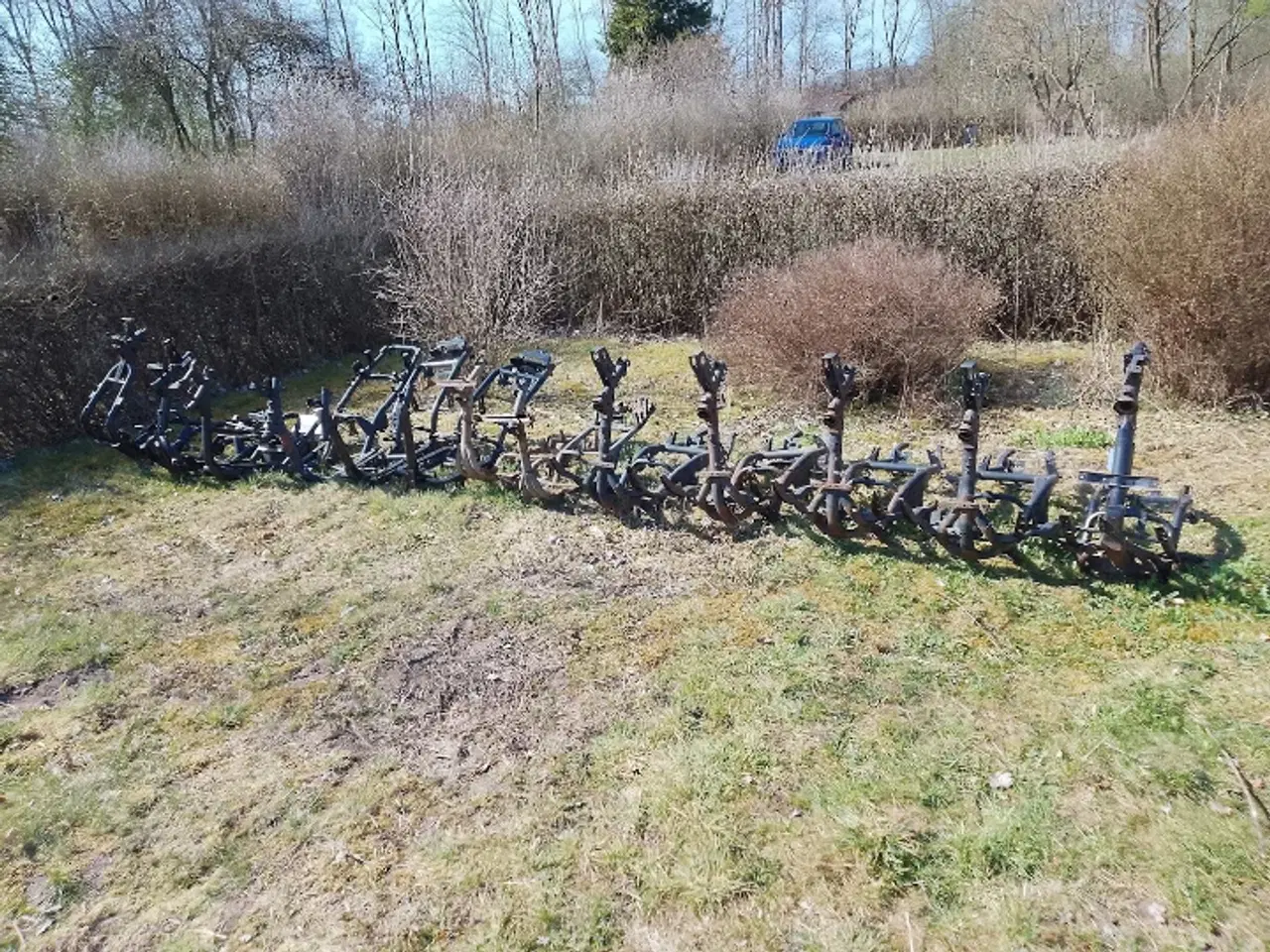 Billede 1 - 13 stk scooter stel sælges  Med papir på alle stel