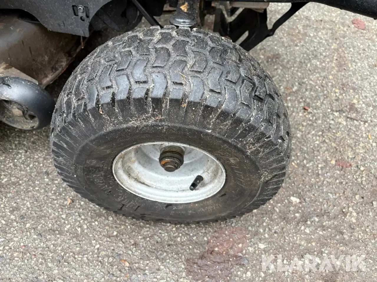 Billede 9 - Græsslåmaskine Husqvarna TS242