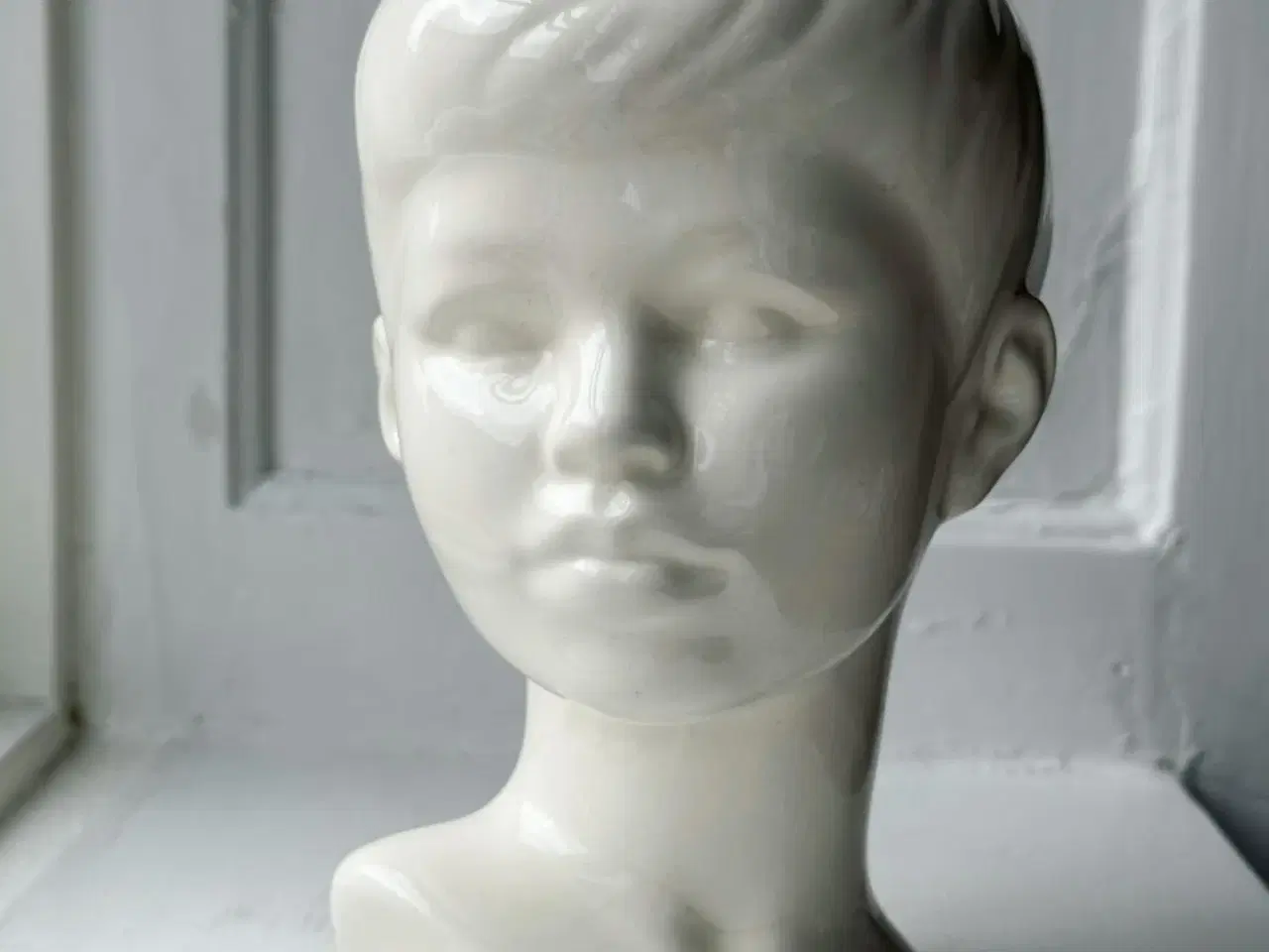 Billede 5 - Edith Pedersen-kopi, fajance, sæt af dreng og pige, NB