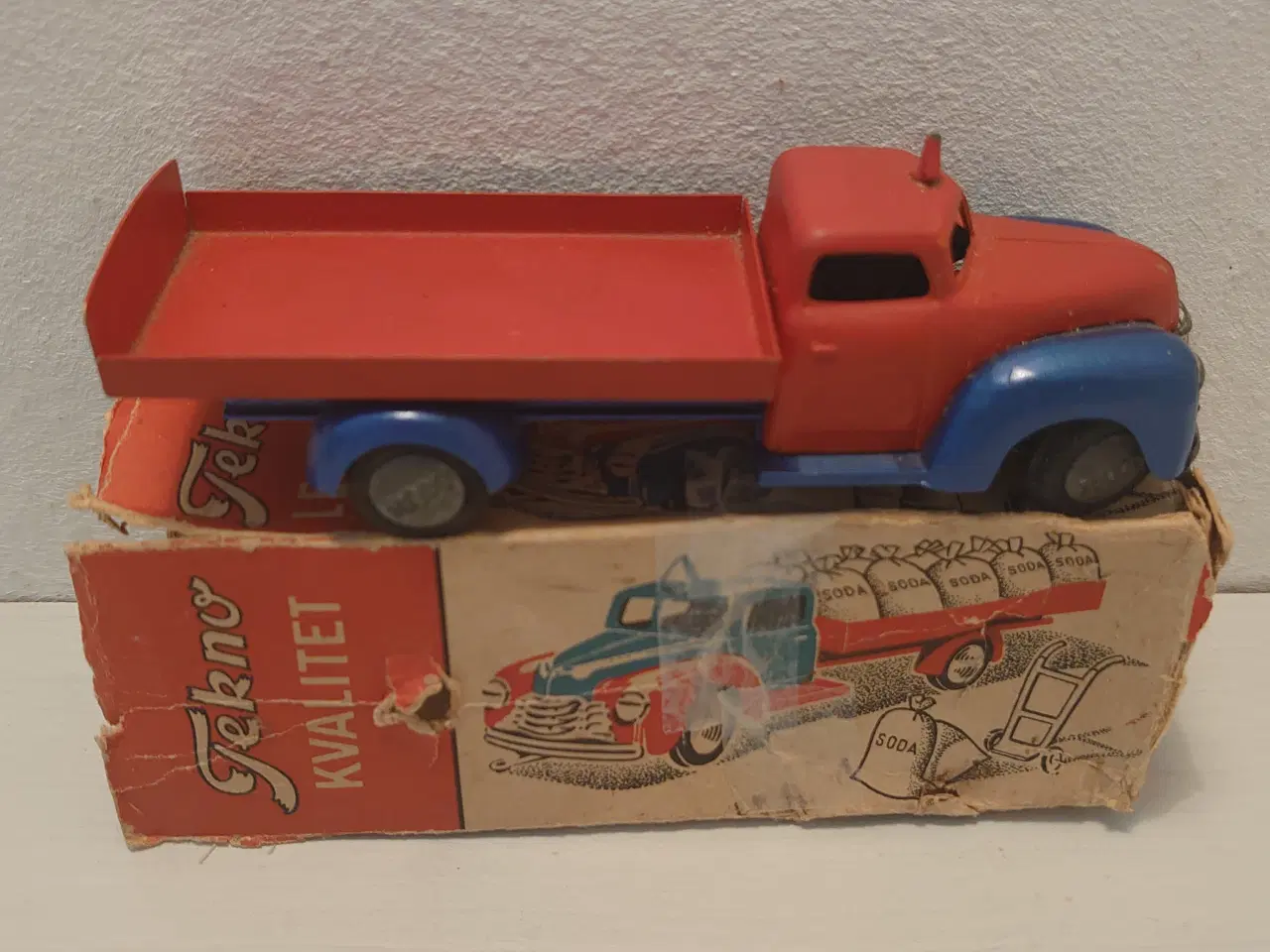 Billede 2 - Tekno: Dodge sækkebil nr 735 med kasse. !950-61