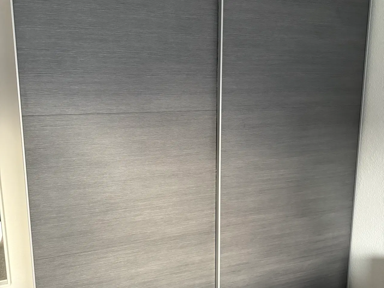 Billede 1 - Garderobeskab fra Swiss