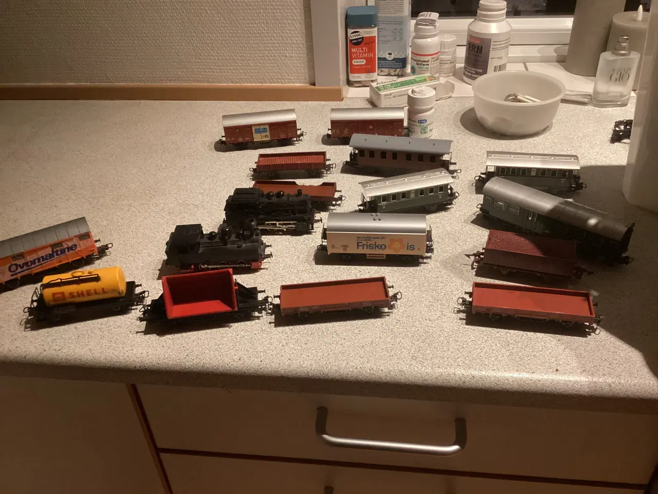 Billede 2 - Tog vogne skinner