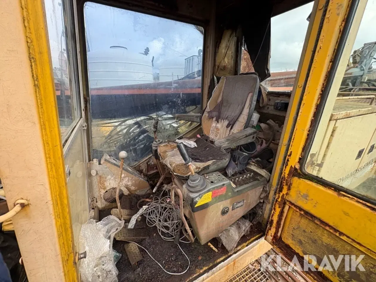 Billede 9 - Gravemaskine Caterpillar 219 ombygget med Knebel boretårn og Fassi kran