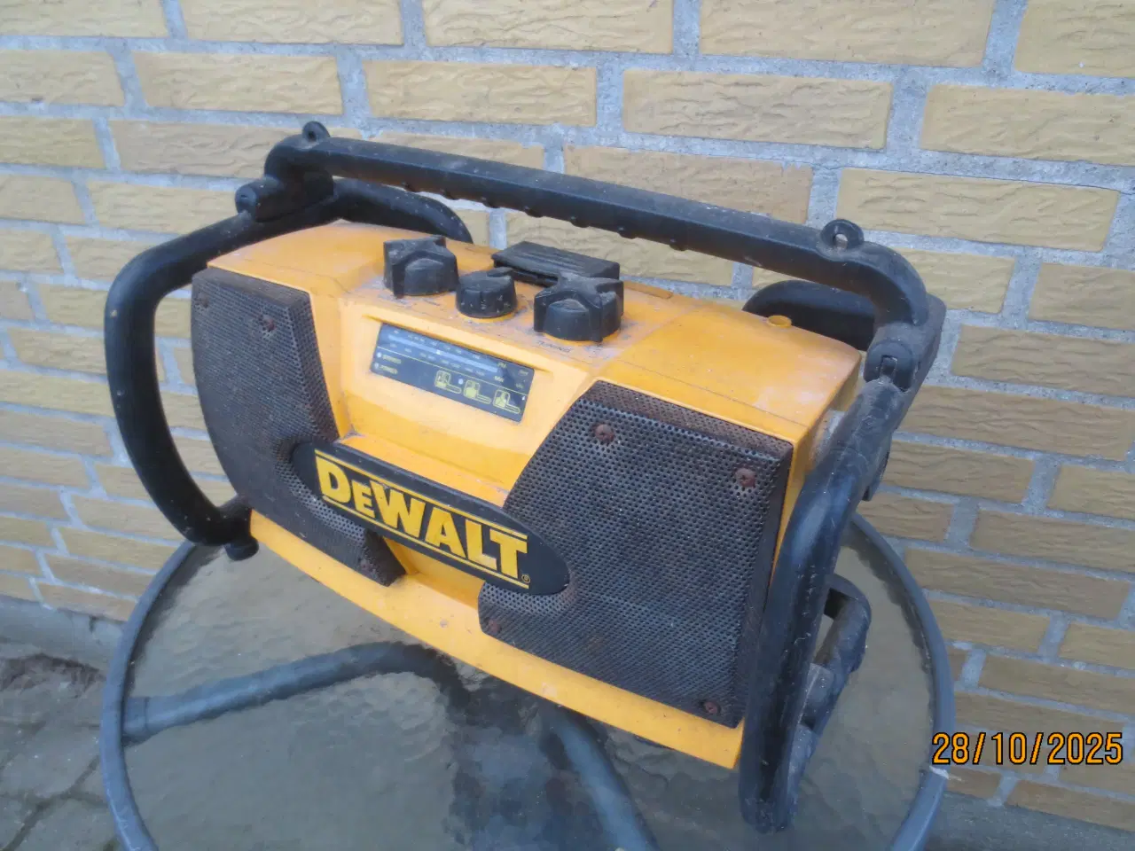 Billede 2 - 1 stk De Walt ArbejdsRadio til 220 volt