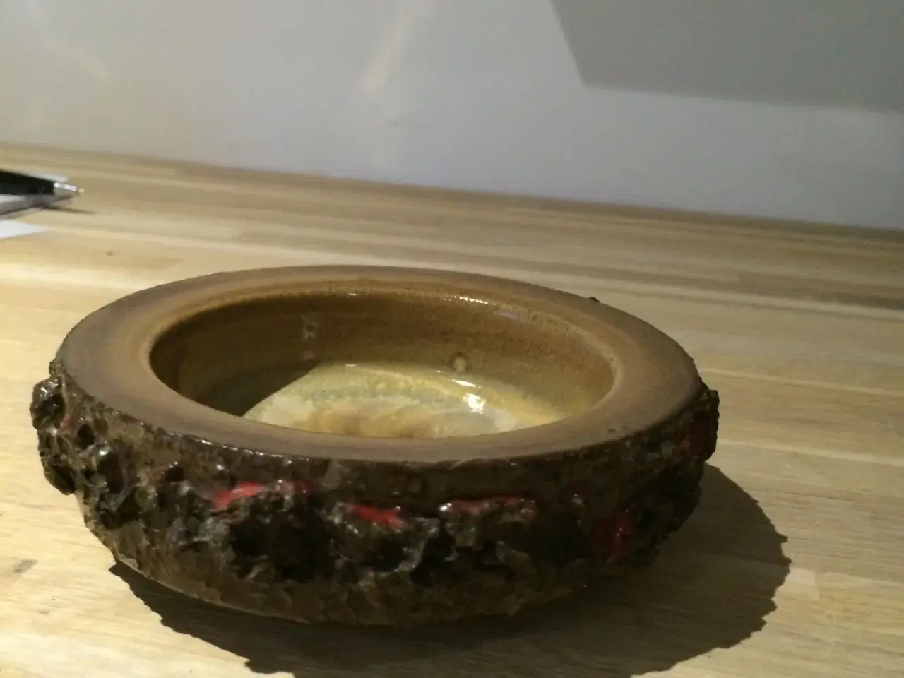 Billede 2 - glit islandsk keramikskål med lava