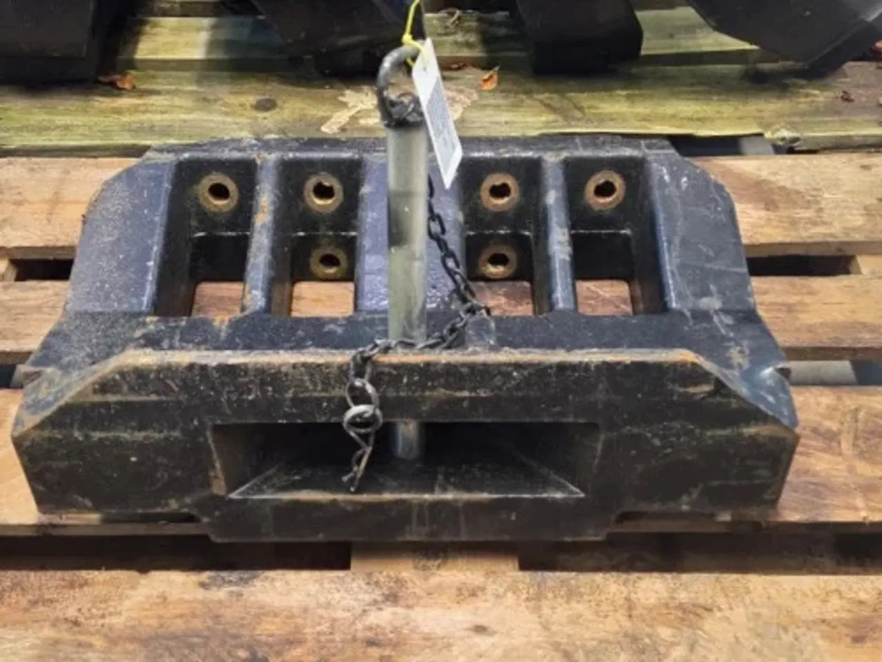 Billede 2 - Case Maxxum 145 Frontvægt Holder 82031499  (5 Stk)