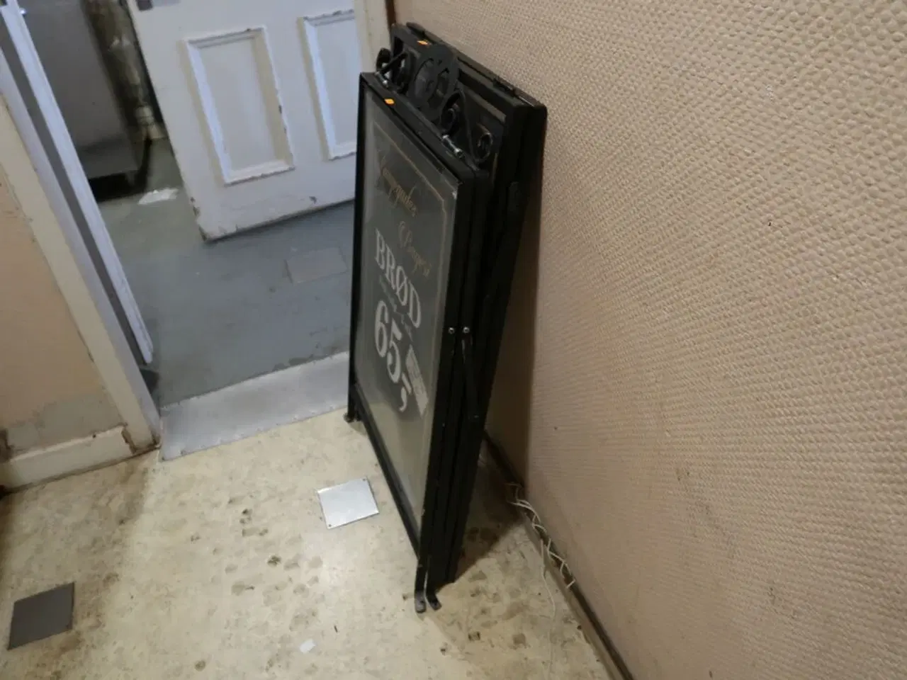 Billede 2 - 2 stk. skilte