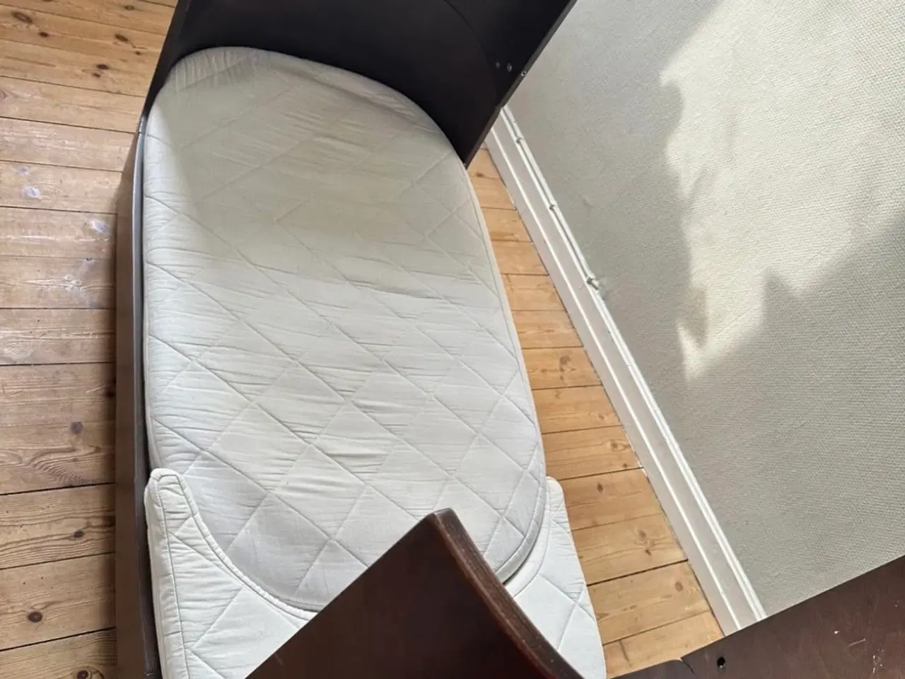 Billede 4 - Leander baby og junior seng