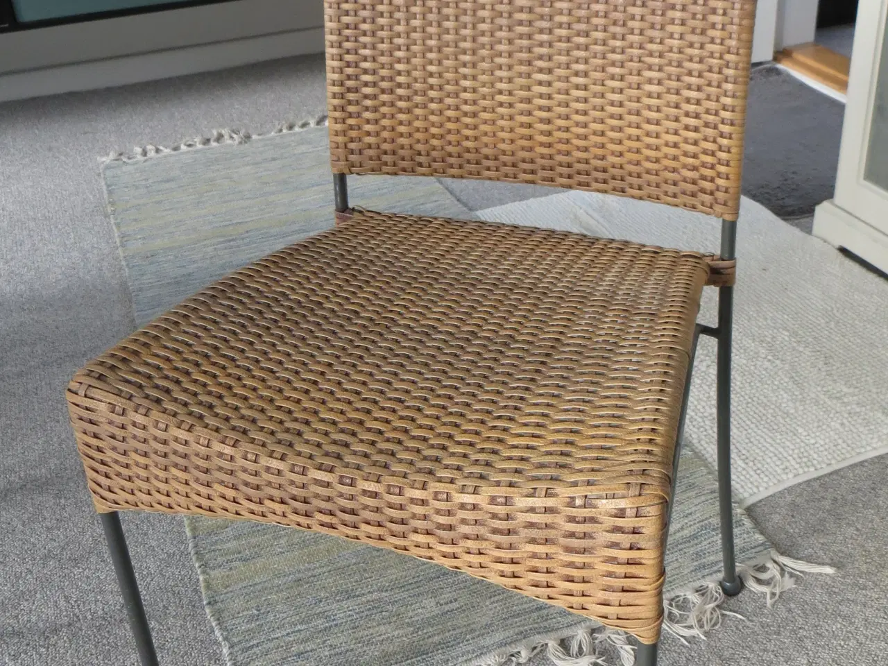 Billede 1 - SØGES/KØBES spisebordsstole