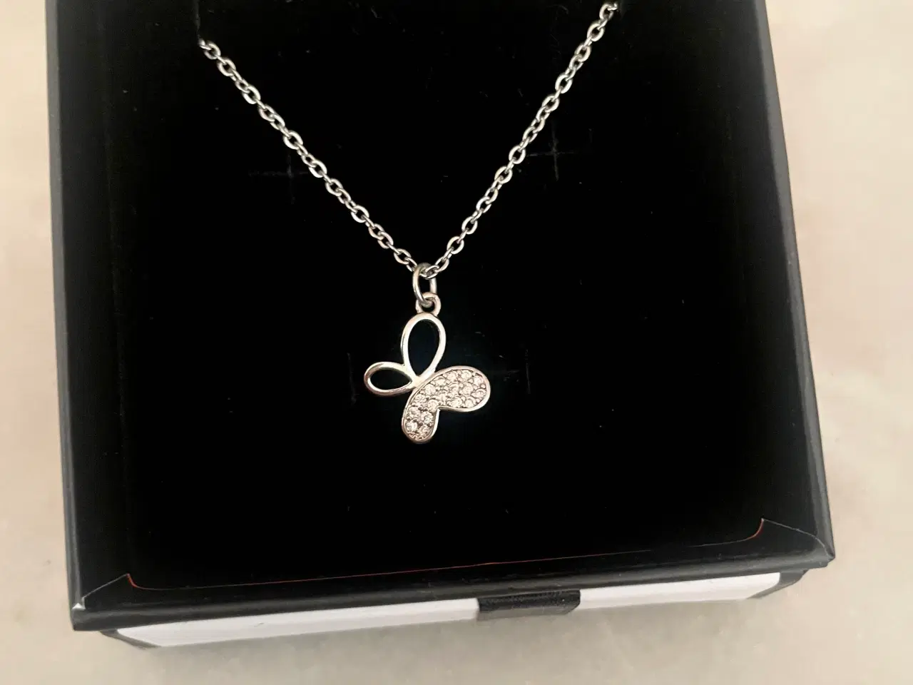 Billede 1 - Halskæde med vedhæng