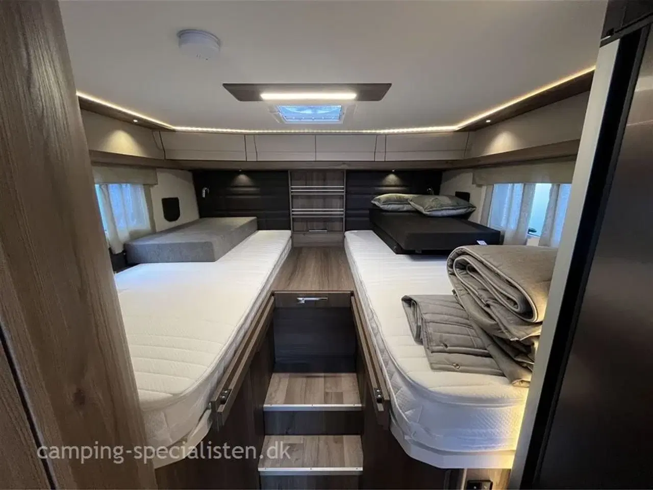 Billede 12 - 2024 - Kabe Novum X 750 LGB   Kabe Novum 750 delintegreret autocamper model 2024 nu på Mercedes Light Chassis bemærk vægt 3069 kg kan ses hos Camping-Specialisten.dk i Silkeborg