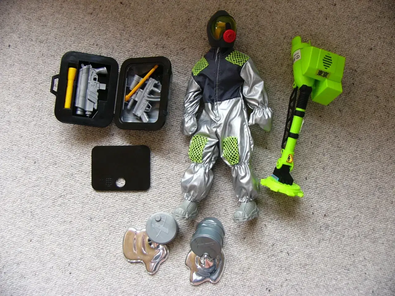 Billede 2 - Actionman med metaldetektor.