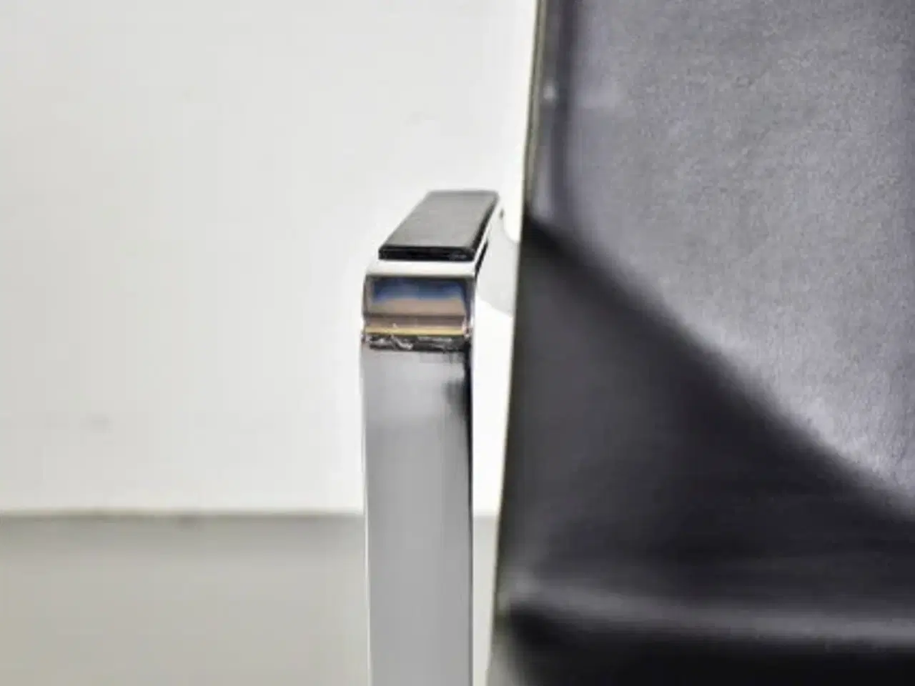 Billede 7 - Four design fourcast xl plus konferencestol i sort læder med armlæn