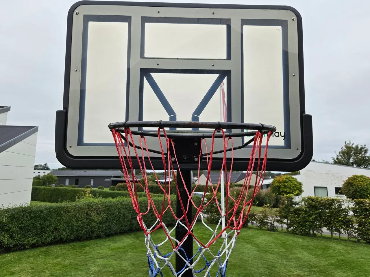 Billede 3 - Basketball kurv på stander.