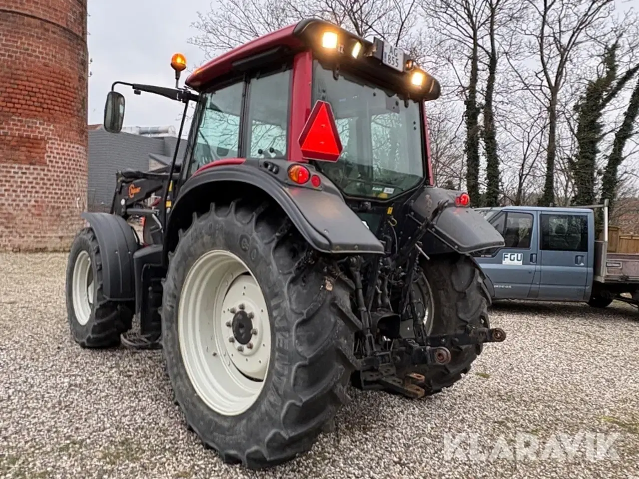 Billede 8 - Traktor Valtra N82 med frontlæsser