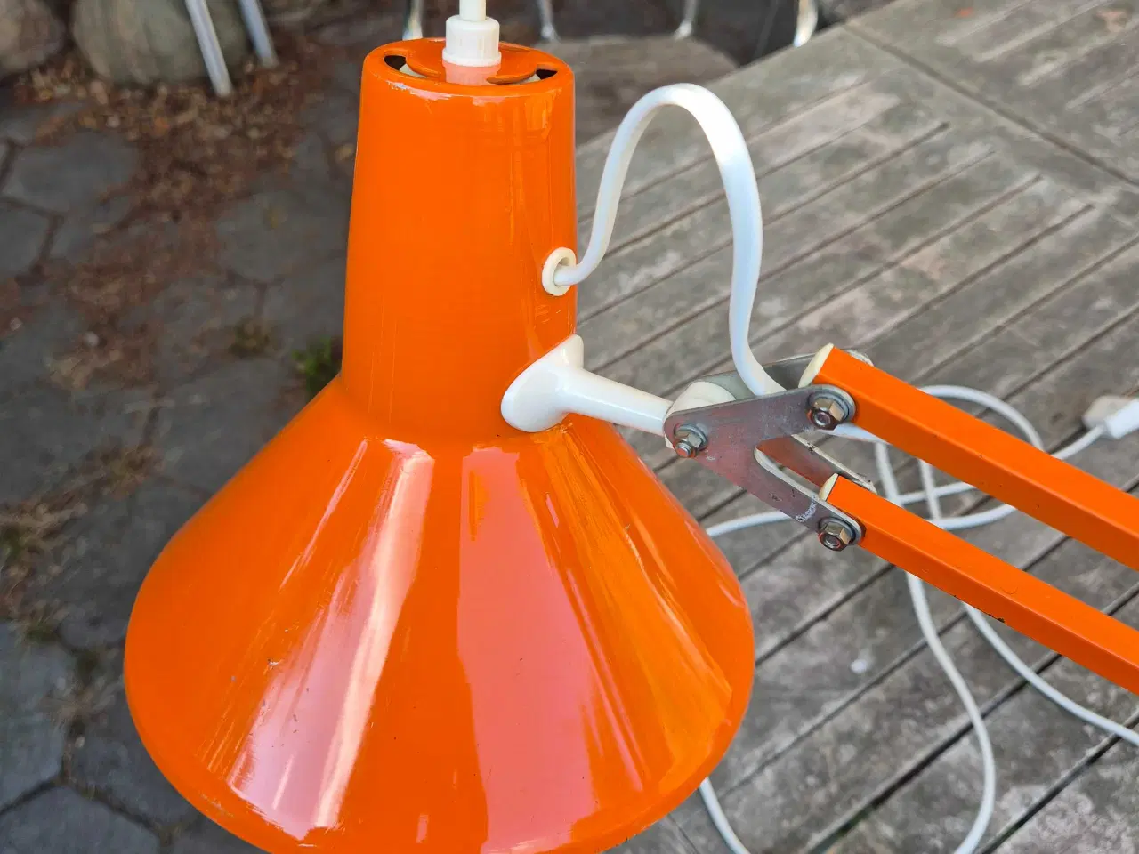 Billede 5 - Dejlig orange arkitektlampe i solidt dansk design 