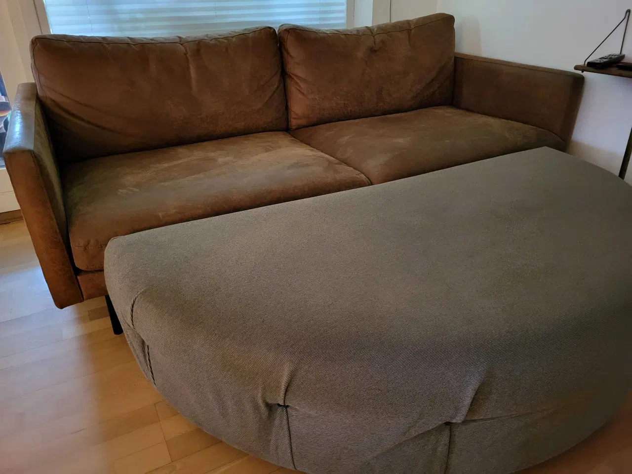 Billede 2 - Unik halvcirkel formet ottoman/puf