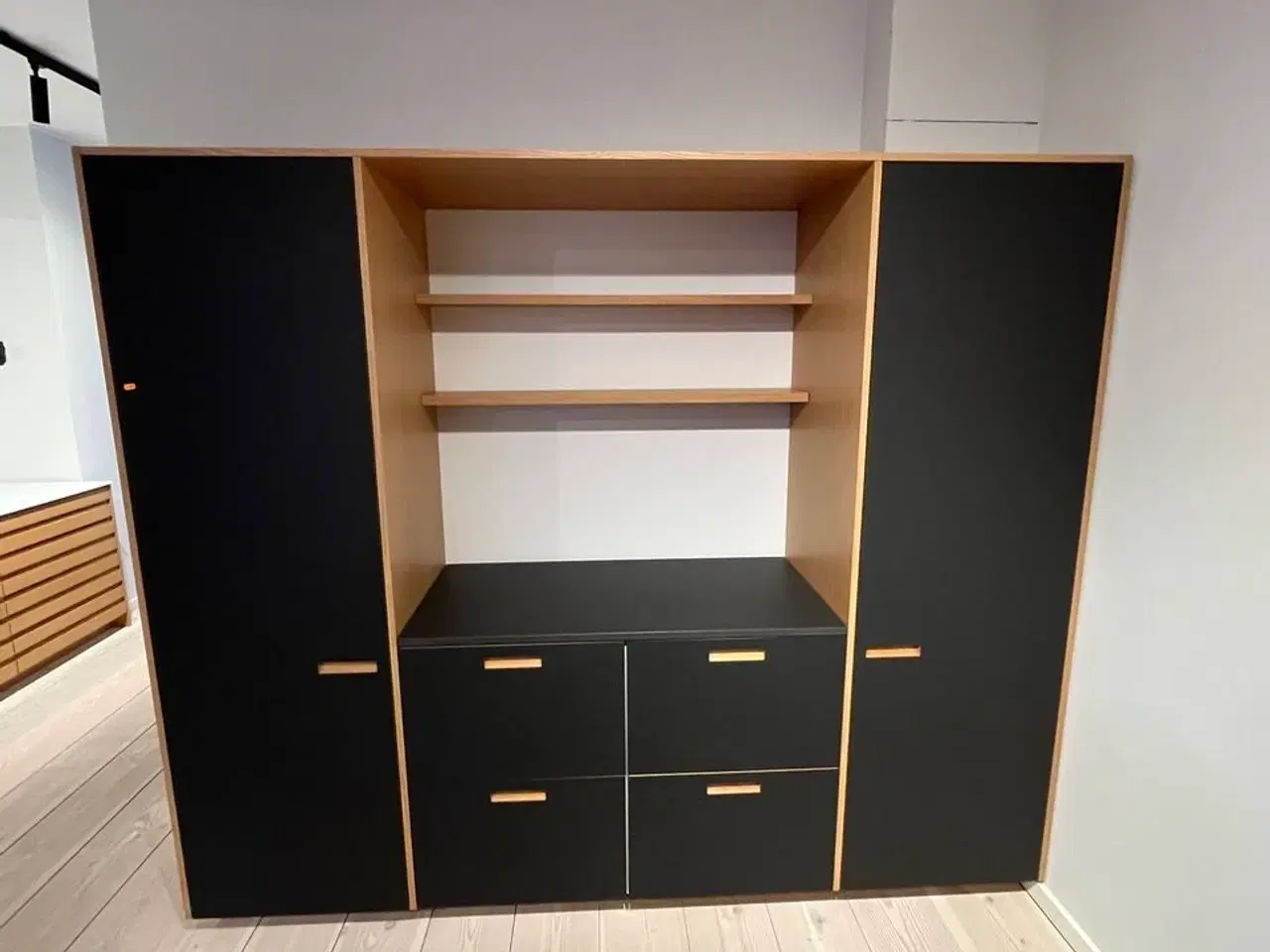 Billede 1 - Køkkenvæg FORM PLUS+