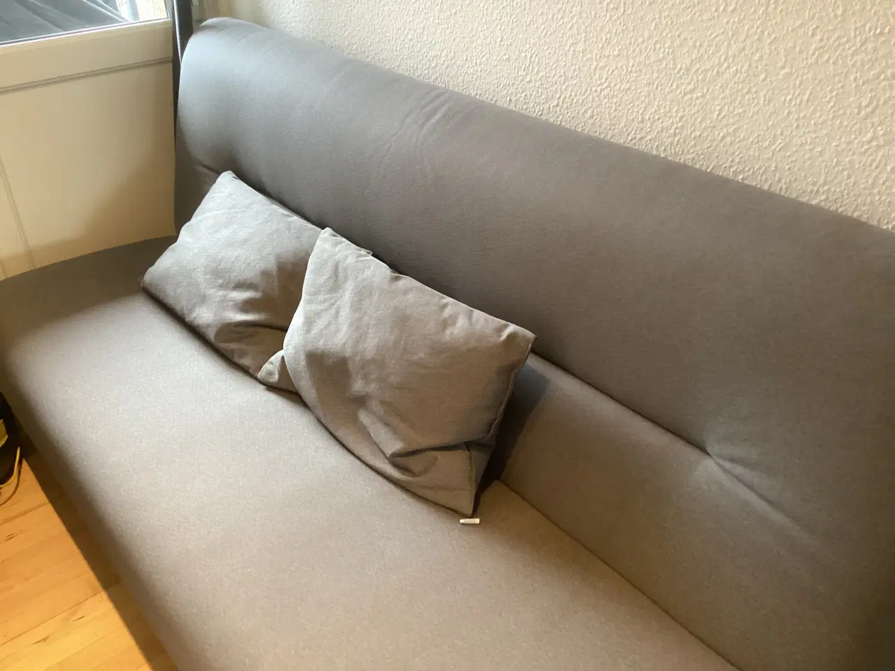 Billede 1 - Mørkegrå sovesofa med puder