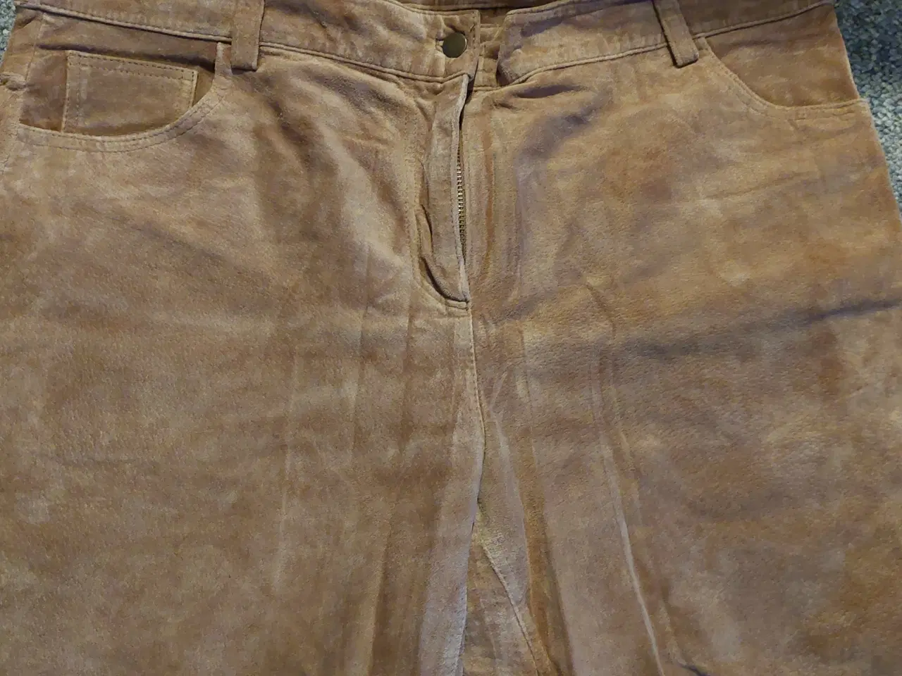 Billede 5 -  ruskind bukser i lysebrun farve