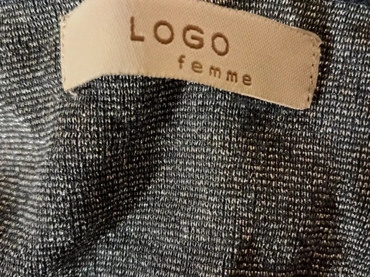 Billede 5 - Logo femme str. M Tanktop