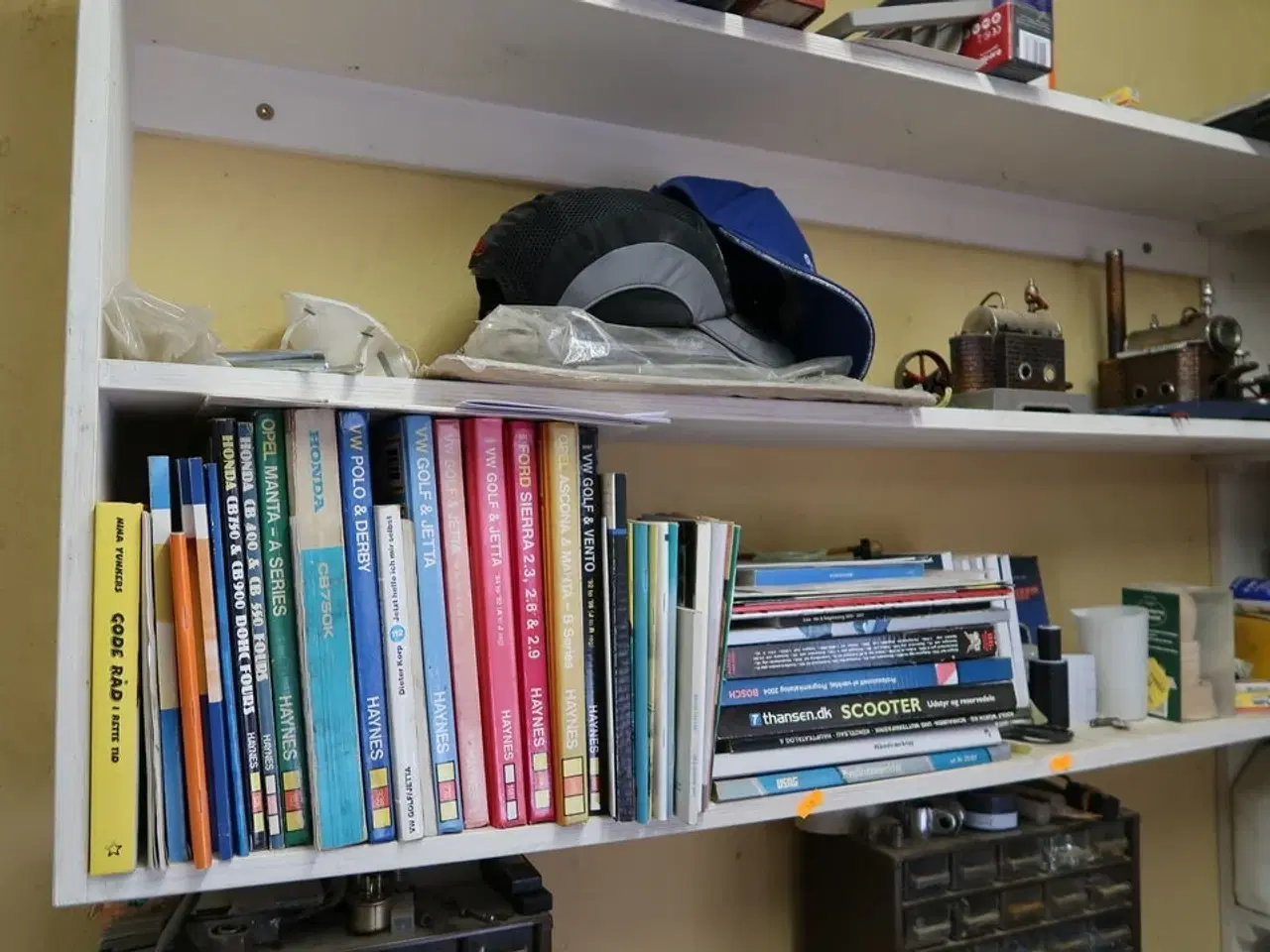 Billede 7 - Div. Plejemidler, skruer, møtrikker, racerbiler m.m.