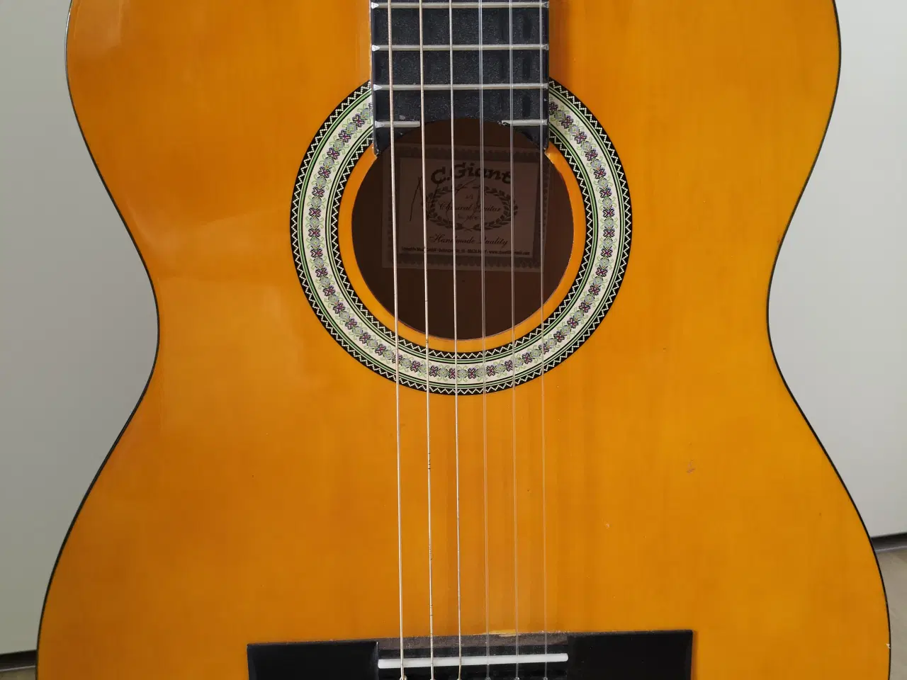 Billede 6 - Pæn og velholdt billig guitar