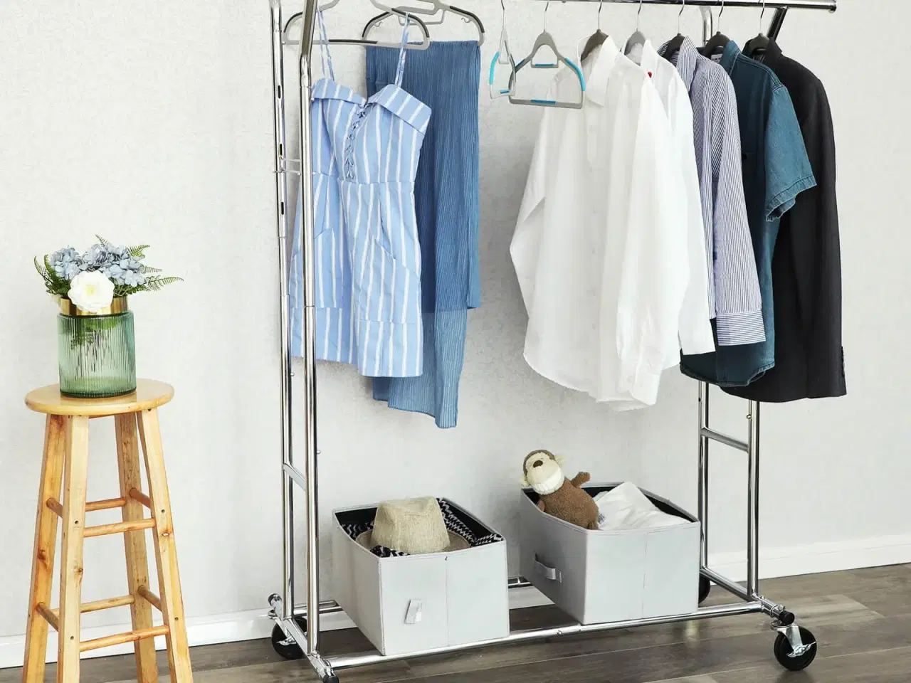 Billede 3 - Tøjstativ på hjul Heavy Duty 110 kg, justerbar længde 129–169 cm, krom