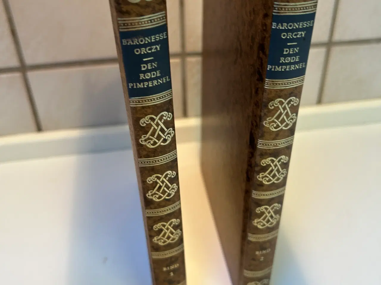 Billede 2 - 2 bind Den røde Pimpernel