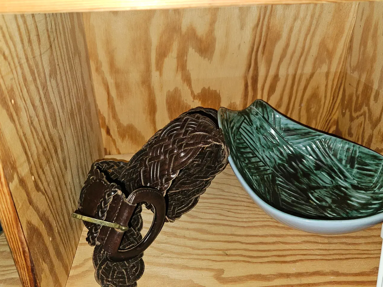 Billede 6 - Blandet landhandel: spejReoler, hvidt service, DVD