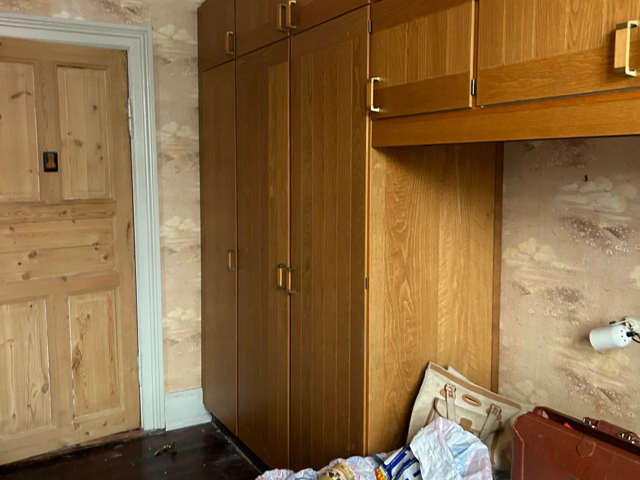 Billede 1 - Klædeskabe