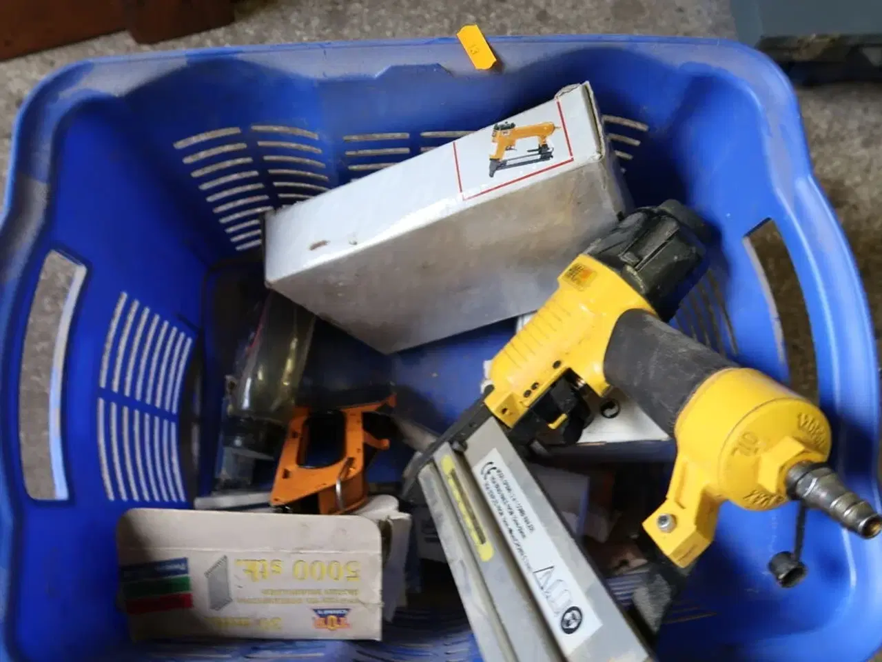 Billede 4 - 2 stk. dykkerpistoler HMV samt kasse med indhold