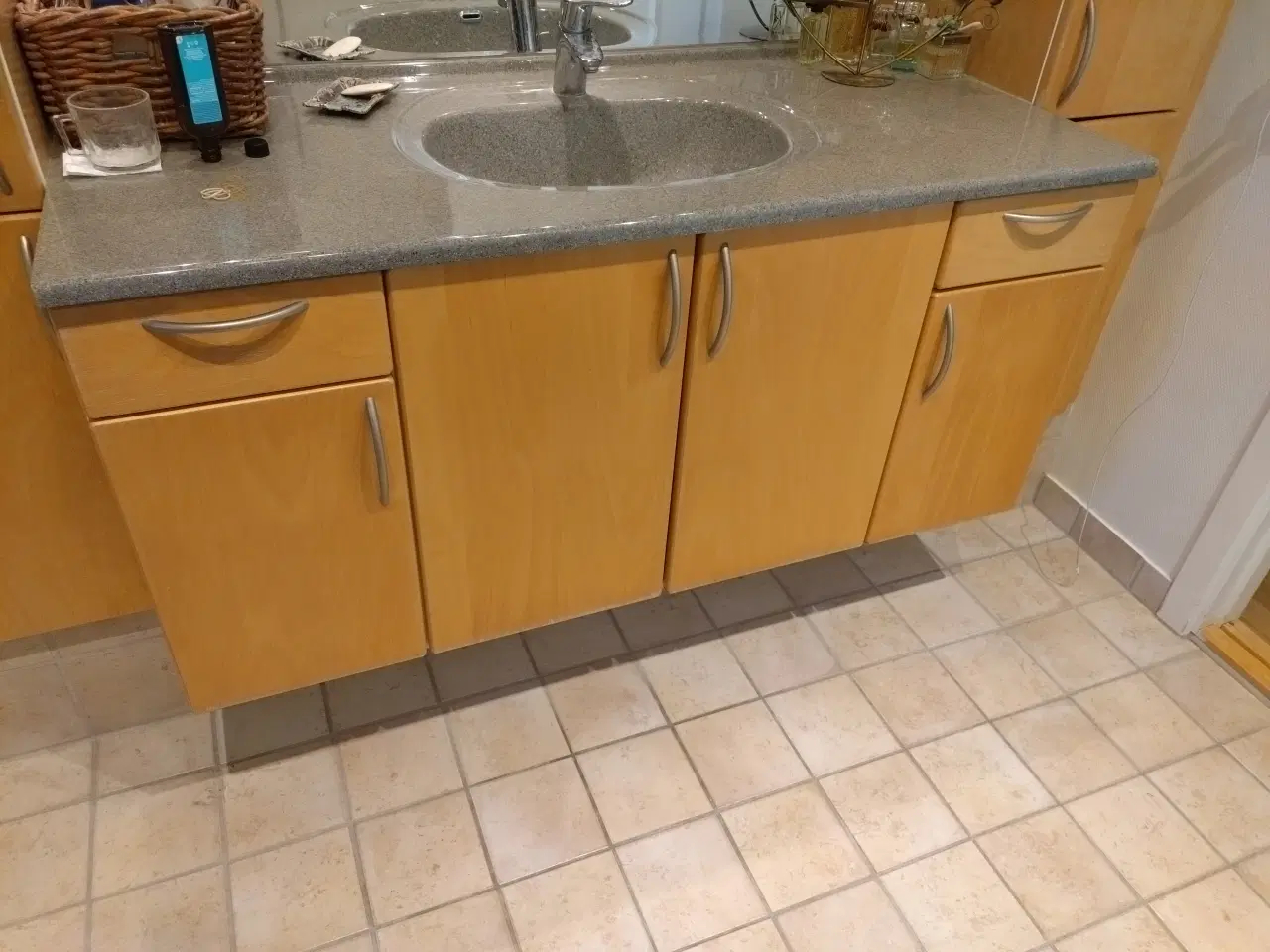 Billede 1 - HTH skabslåger og skuffer, uden greb