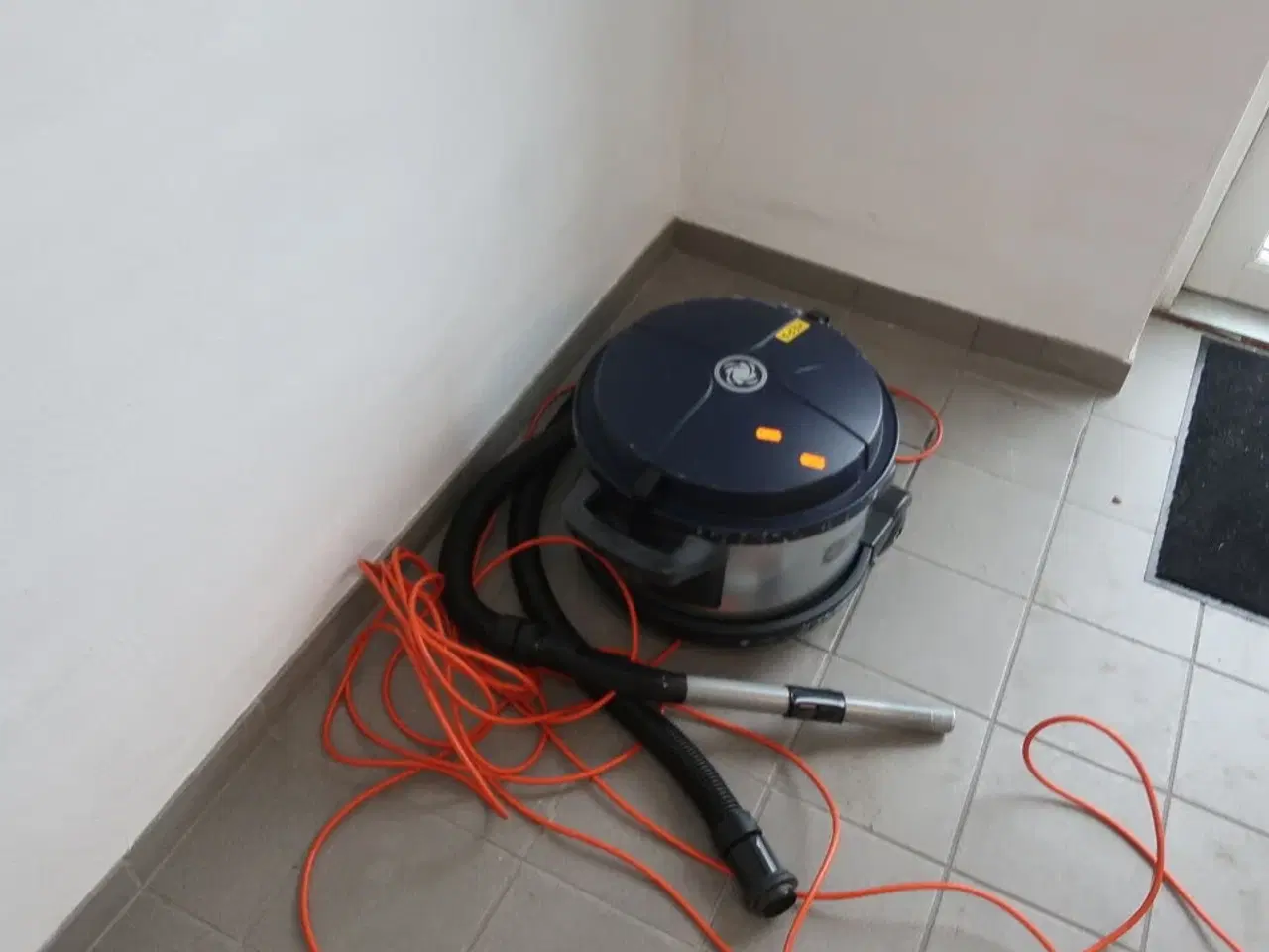 Billede 1 - Støvsuger NILFISK VP930