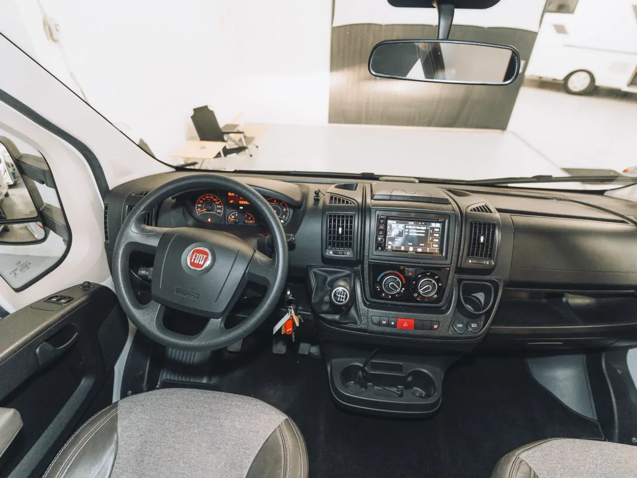 Billede 4 - Sunlight A70 - Familievenlig alkove-autocamper