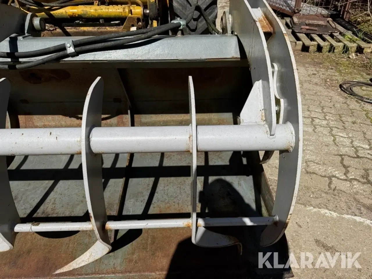 Billede 9 - Skovl med overfaldsgrab