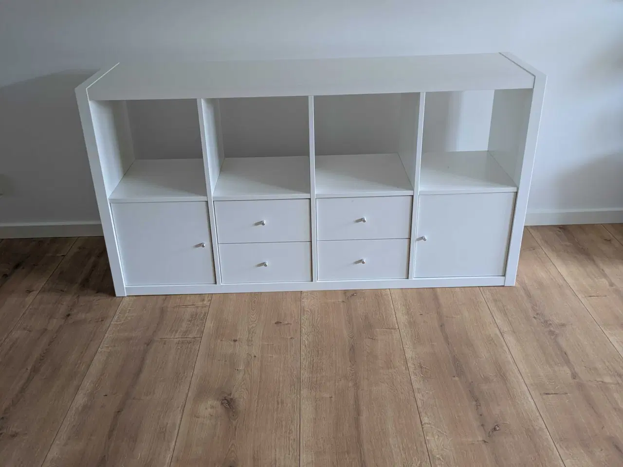 Billede 1 - Hvid Ikea skænk