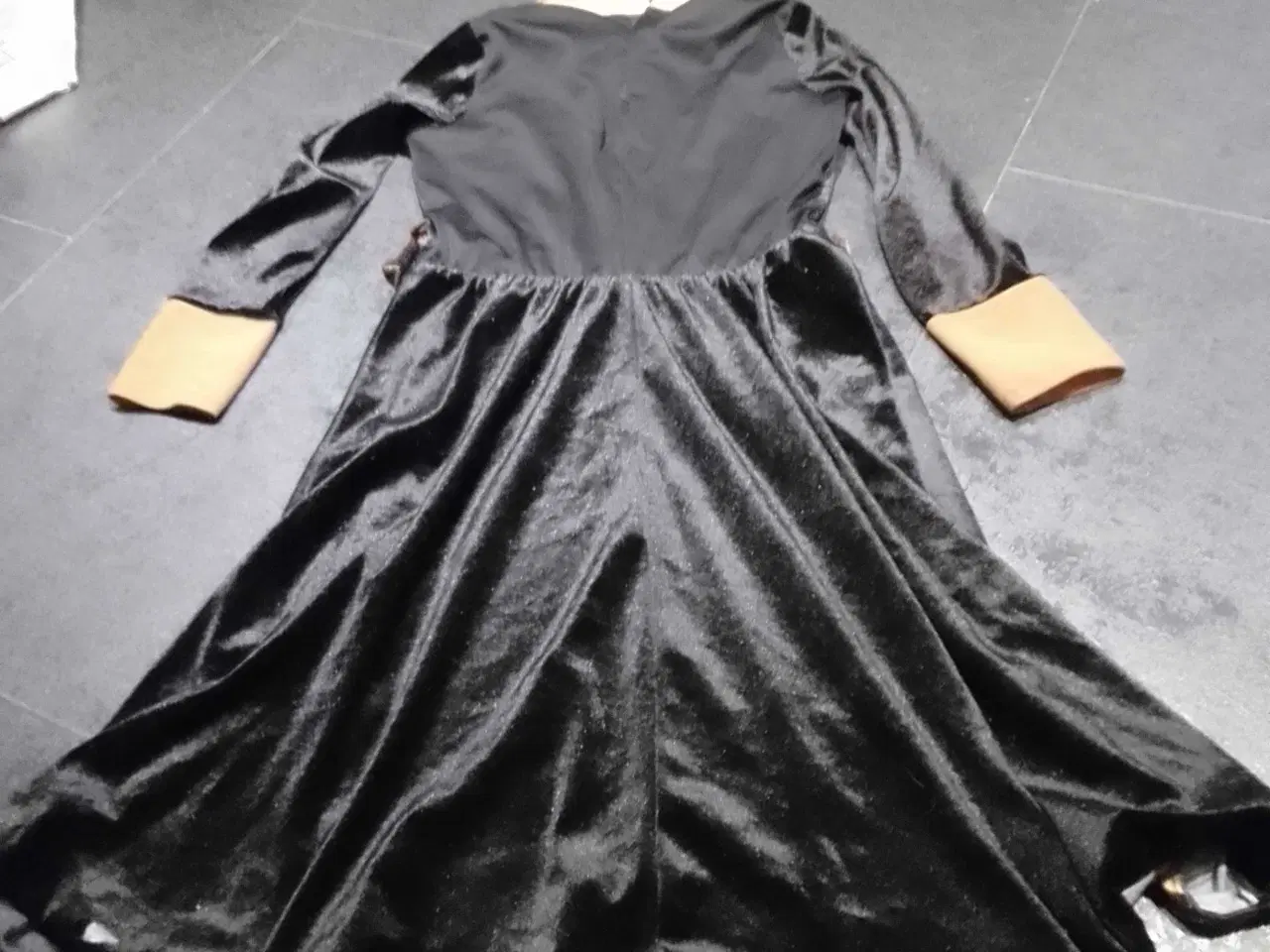 Billede 2 - Frozen , frost Kostume 