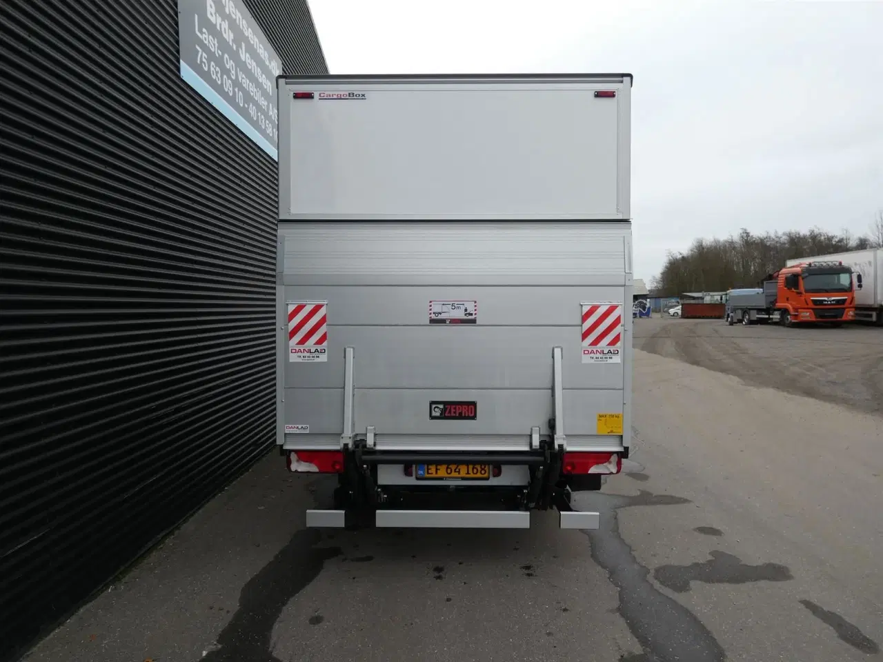 Billede 6 - Mercedes-Benz Sprinter 317 2,0 D Alu.kasse m/lift MØBELKASSE RWD 170HK Ladv./Chas. Aut.