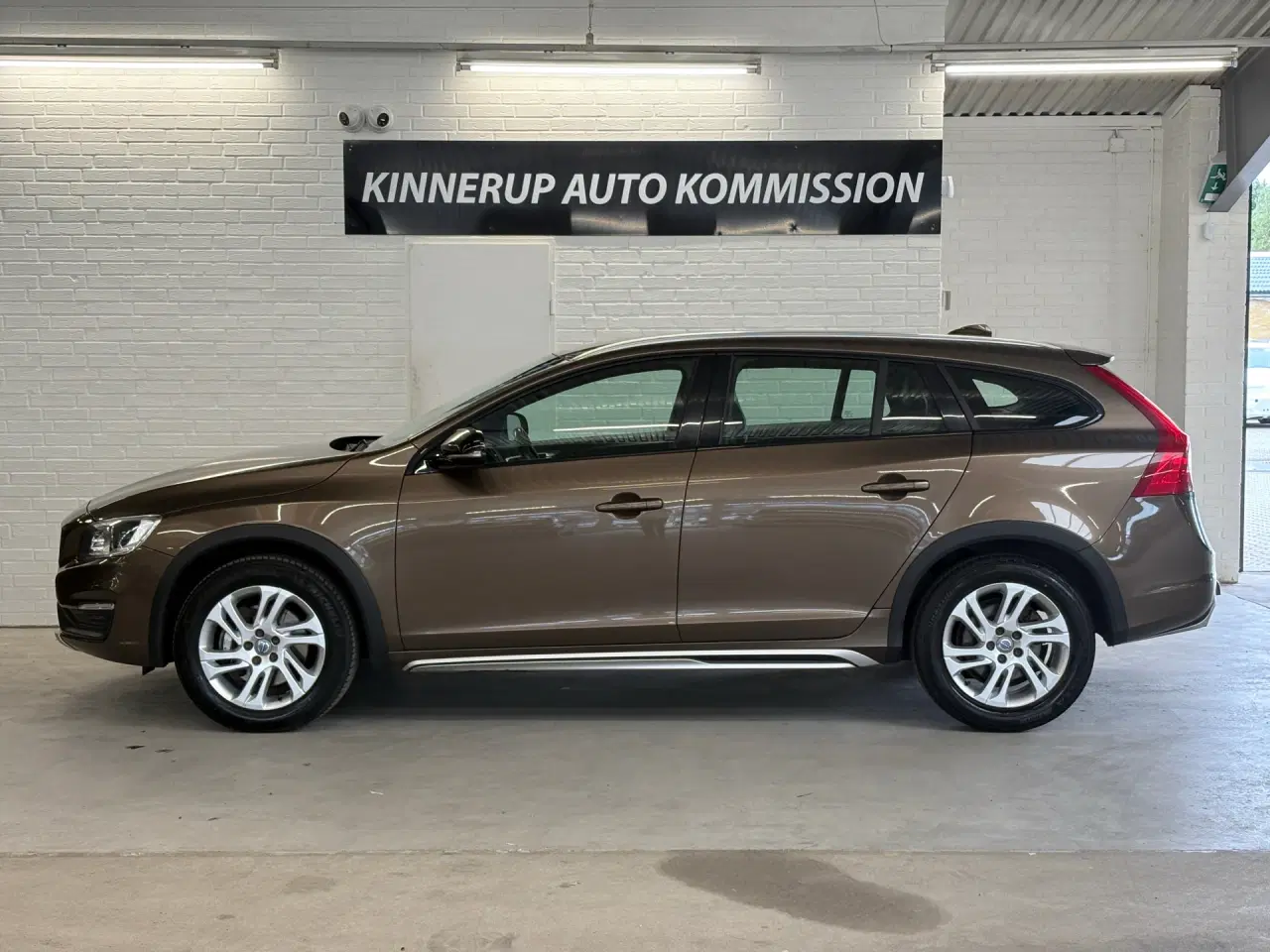 Billede 2 - Volvo V60 Cross Country 2,0 D3 Momentum 150HK Stc 6g