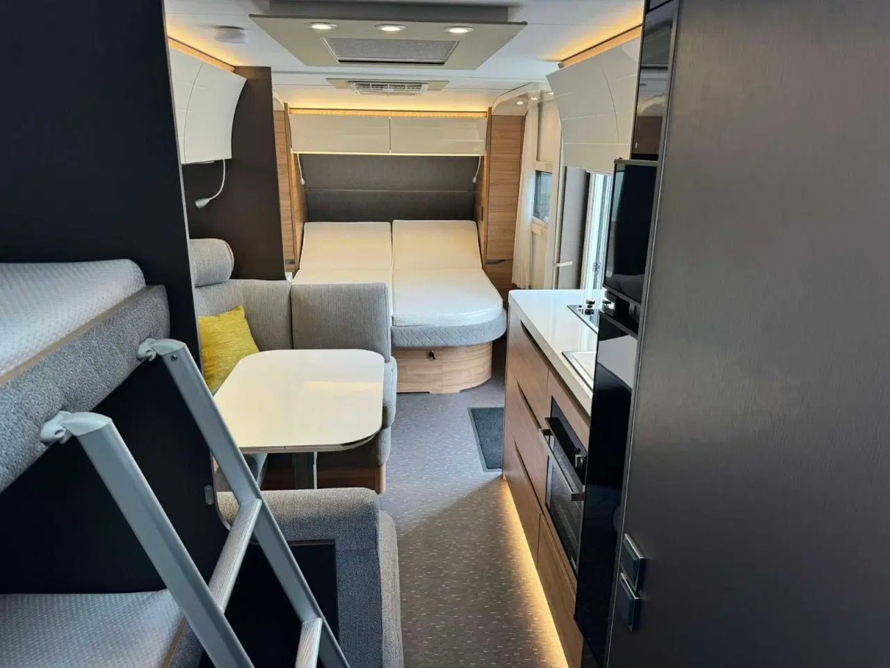 Billede 16 - 2021 - Adria Alpina 663pt, Isabella fortelt 