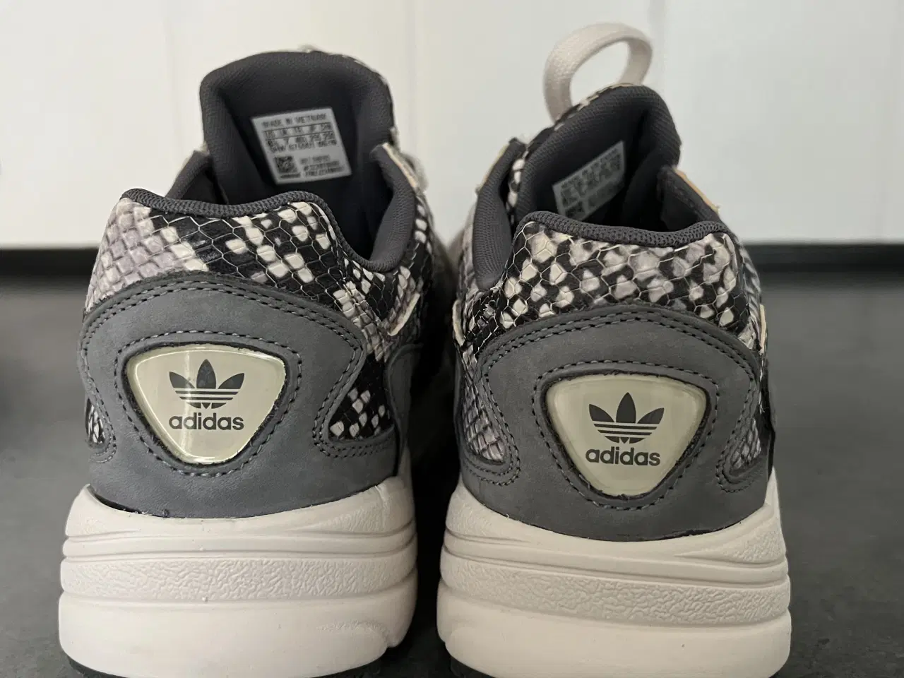 Billede 3 - Adidas sneakers slangeskin look