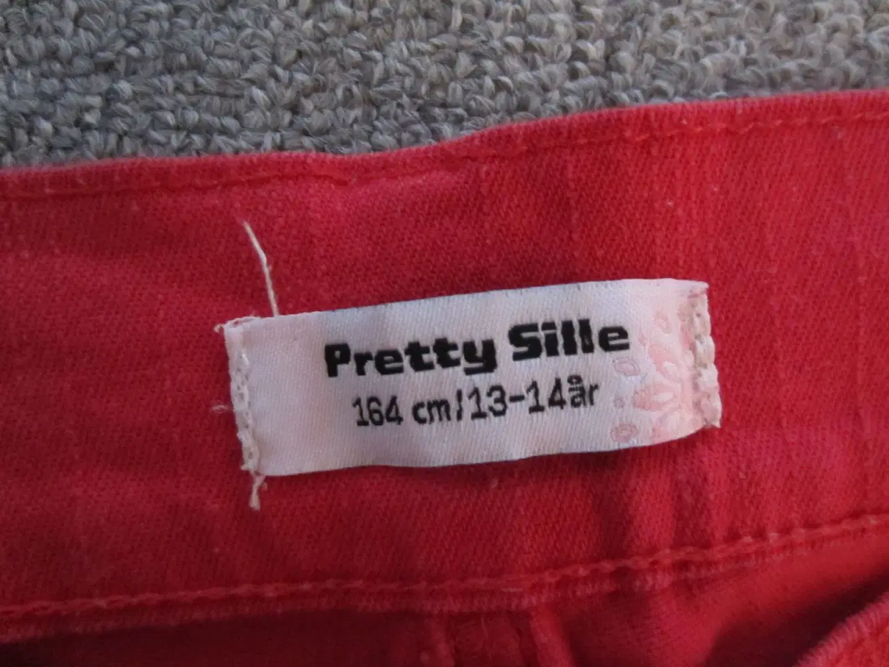 Billede 2 - Flotte røde bukser til pige str. 164