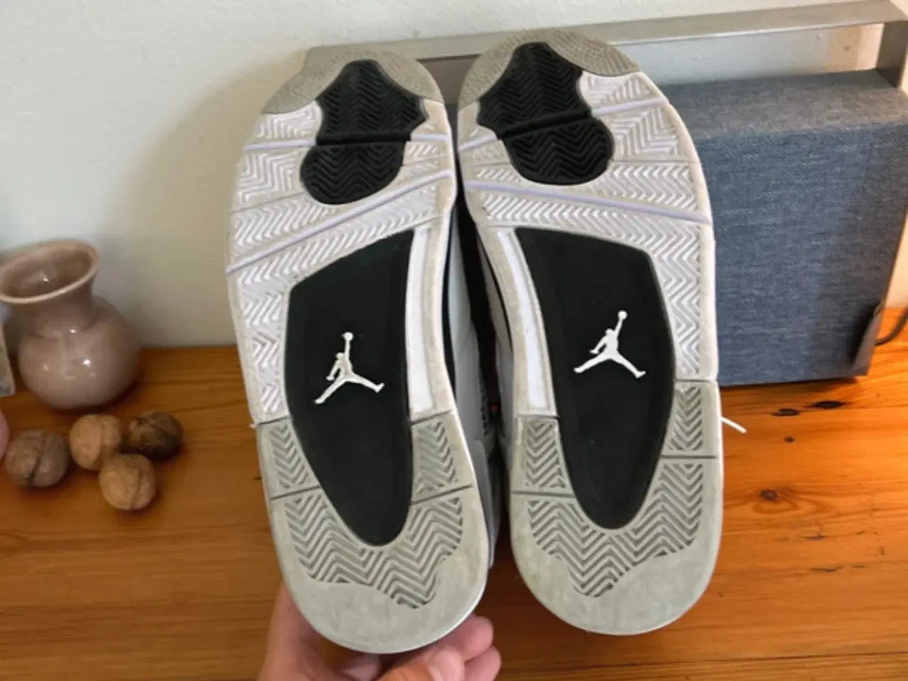 Billede 2 - Jordan 4 sko military black
