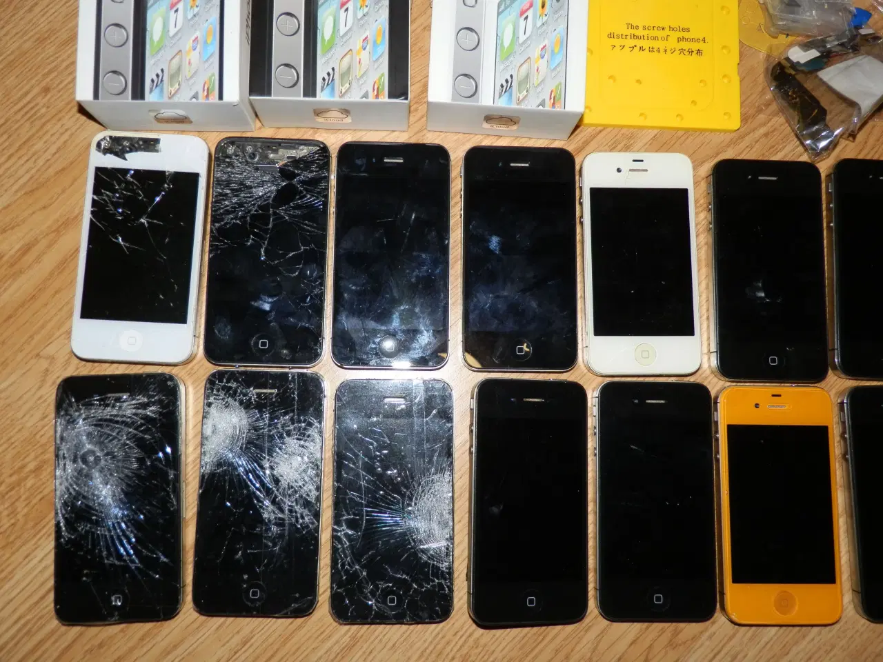 Billede 2 - Stort lot med div. iPhone 4/4S og div. nye dele