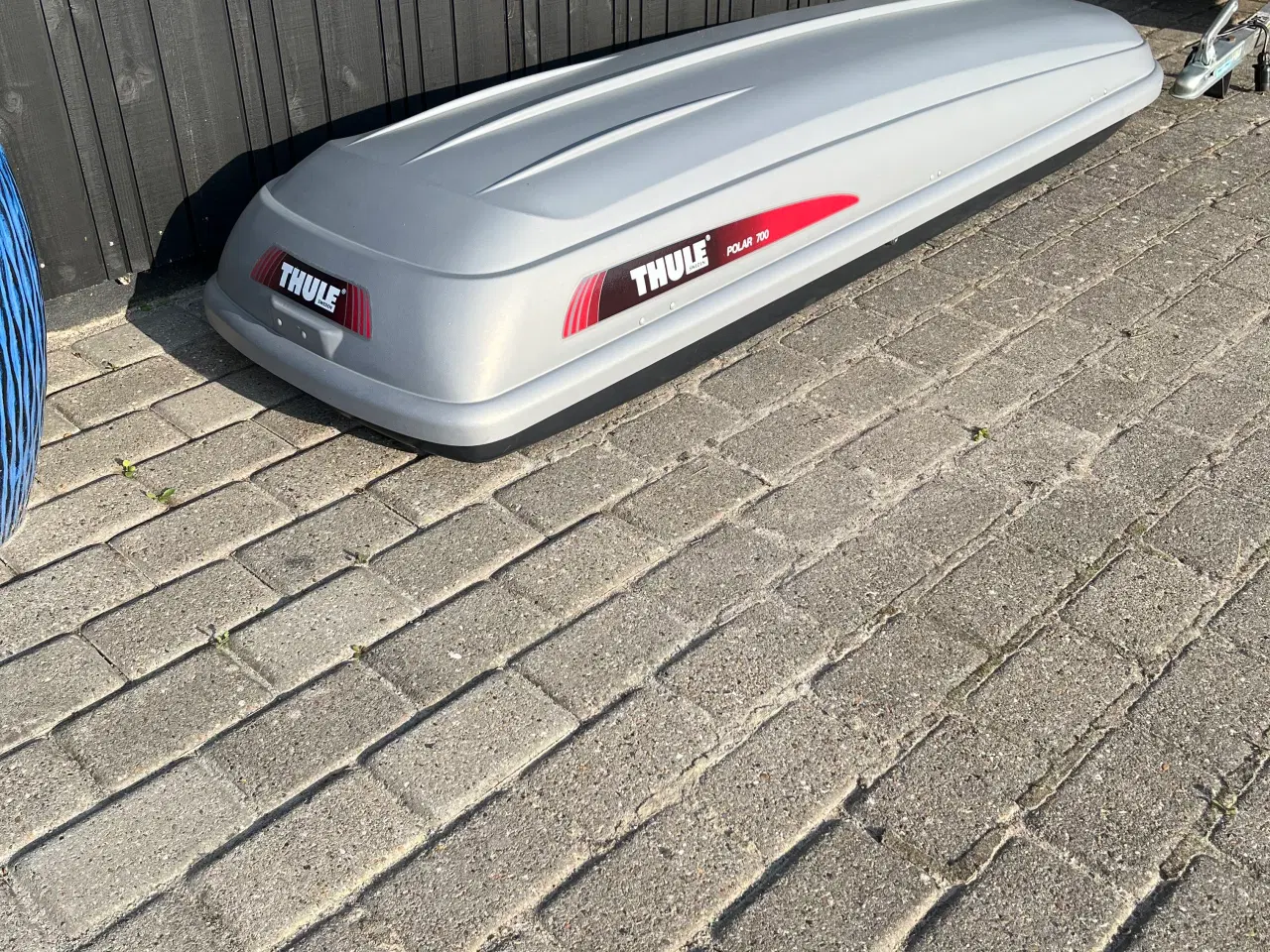 Billede 2 - Thule tagbox med bøjler