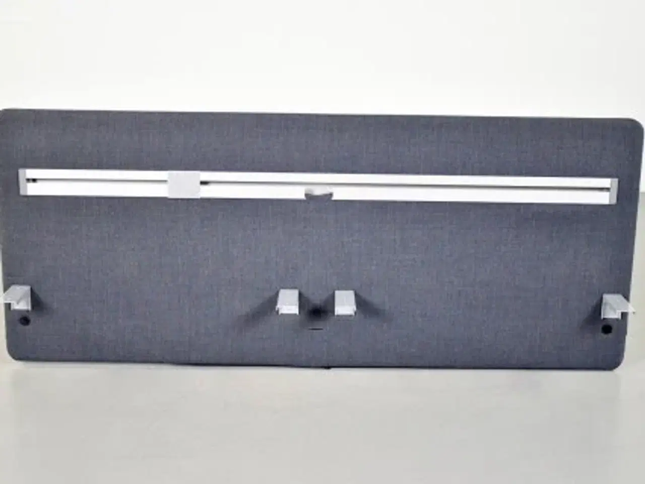 Billede 5 - Götessons bordskærm i grå og aluminium, 160 cm.